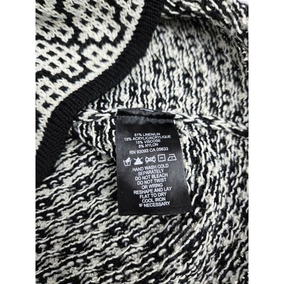 Black & White Patterned Sweater sz Large  By ZOZO - Picture 3 of 6